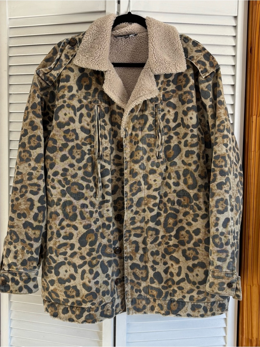 Ser.O.Ya oversized Leopard Print Sherpa Collar Jacket - Neutral Tones